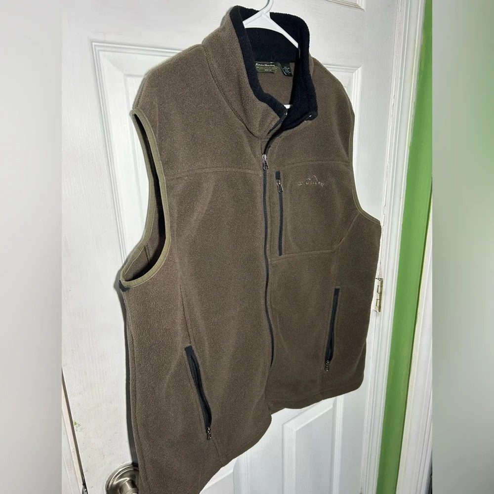 Eddie Bauer Polartec Fleece Vest. Size XL. Brown with Black Zip/Collar. - Picture 2 of 9